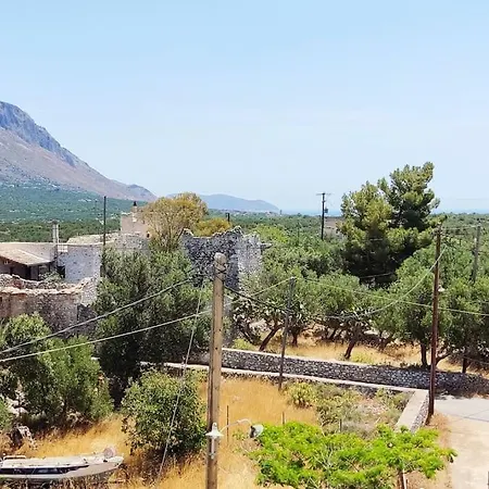 Дом отдыха Medieval Castle Mani