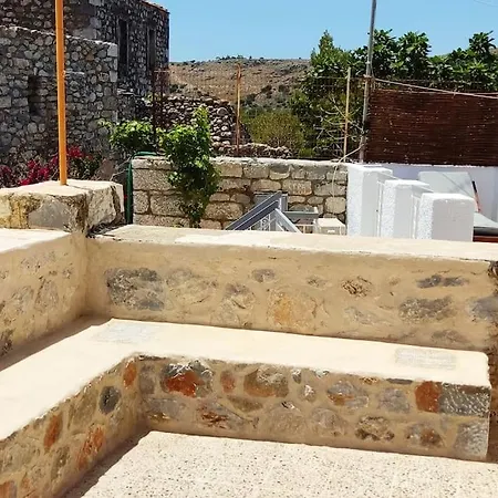 Medieval Castle Mani Hébergement de vacances Archia