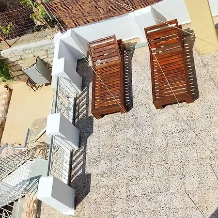 Medieval Castle Mani Hébergement de vacances *