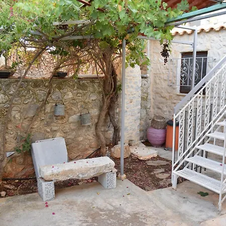 Medieval Castle Mani * Archia