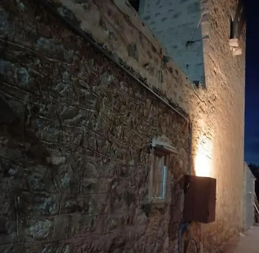 펜션 Medieval Castle Mani Archia